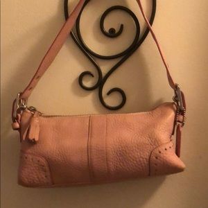 Authentic Coach Leather shoulder bag.